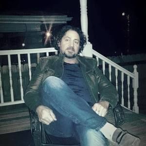 Meet your Posher, Alvaro